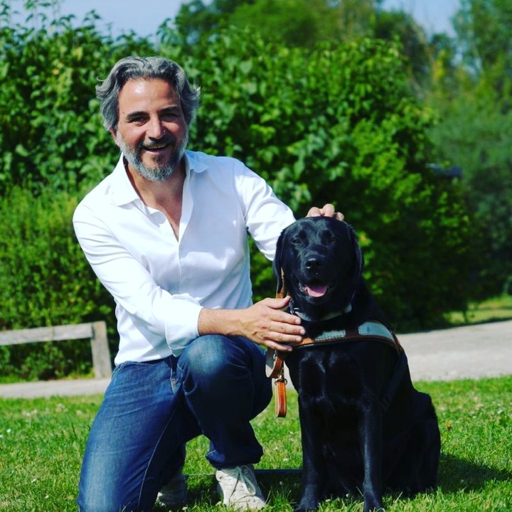 Photo Vincent et Tauri dans l'herbe